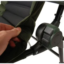 Level chair leon hoogendijk mastercarp armchair