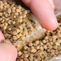 Pellet feeder coup guru in line pellet