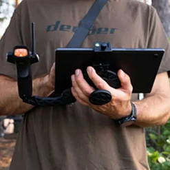 Support tablette Deeper pour télécommande du bateau amorceur QUEST